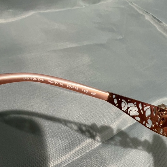 Dolce & Gabbana Peach Cat-Eye Sunglasses - Picture 4 of 6